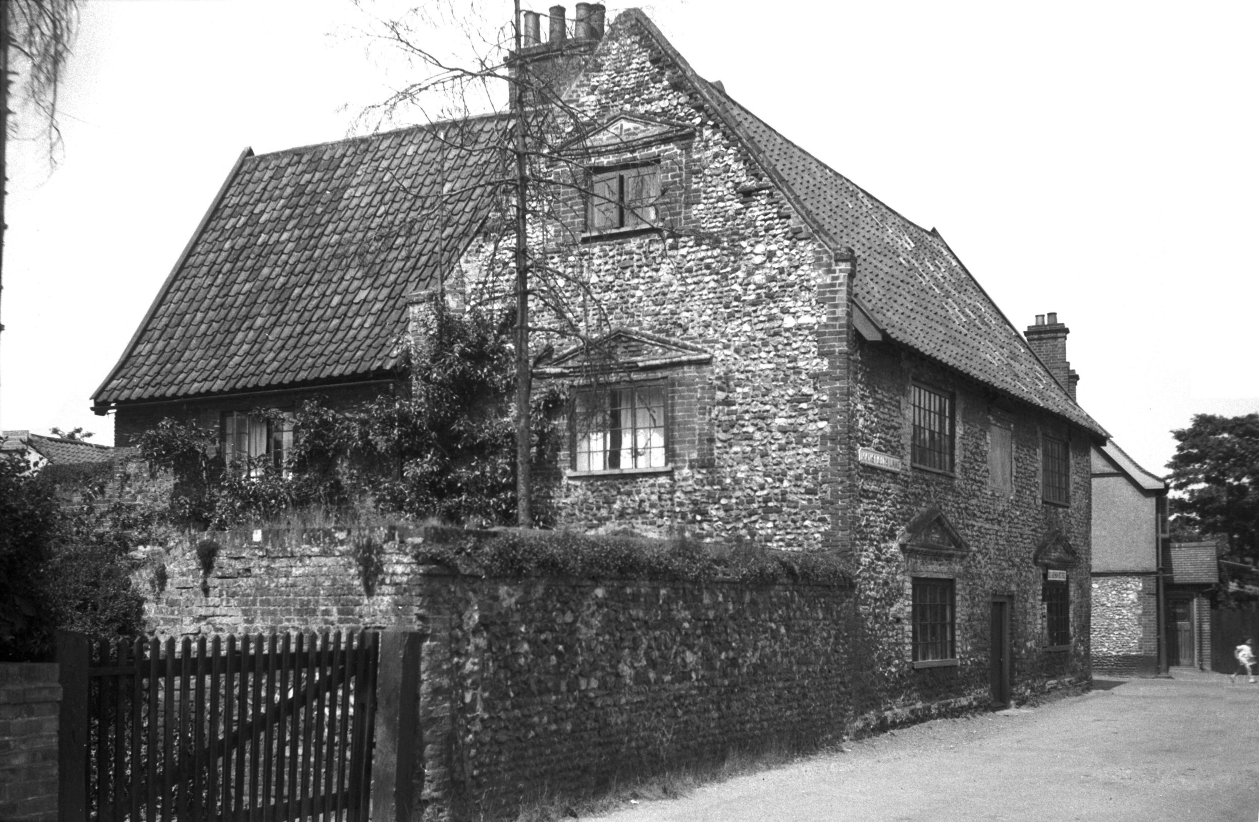 Magdalen Street to Mansfield Lane